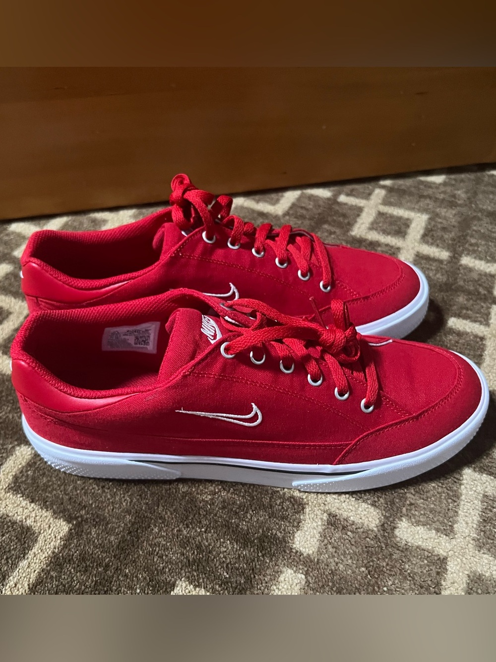 Nike Men’s Red Low-Top Canvas Sneakers